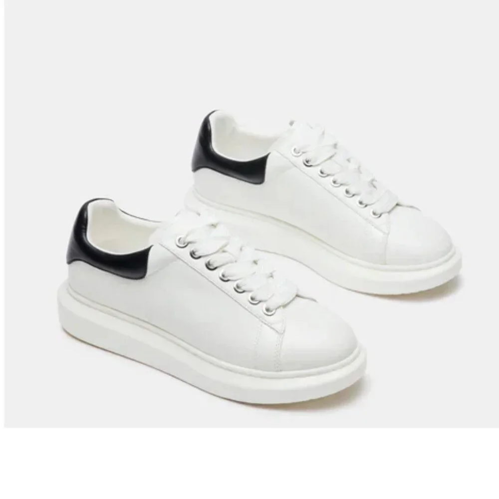 NWOT Steve Madden Sneakers - Picture 1 of 1